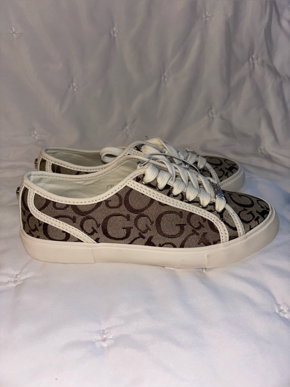 Guess Brown and Cream Logo Low-Top Sneakers